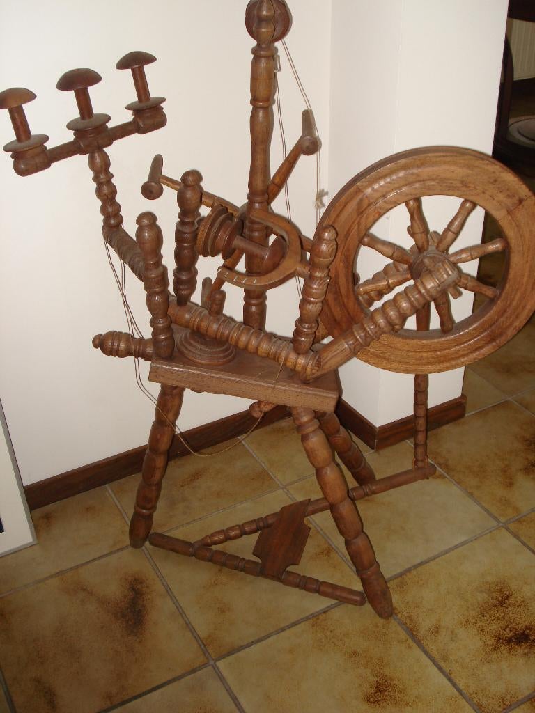Schitterend oud Spinnewiel, Ophalen, Zo goed als nieuw, Spinnewiel