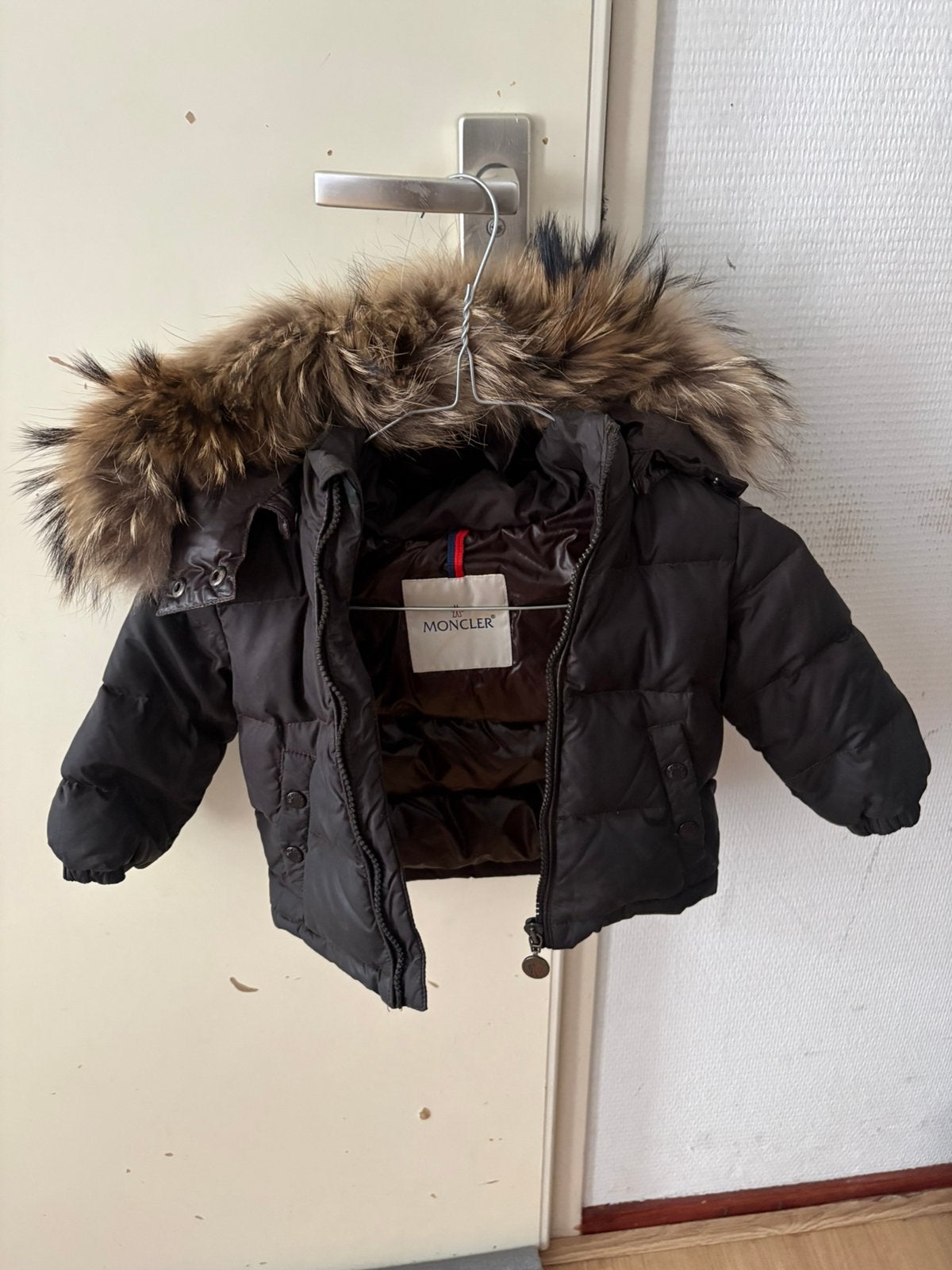 Moncler kinderjas met bontkraag , ouder/vintage model, Ophalen of Verzenden, Zo goed als nieuw, Jongetje of Meisje, Jasje