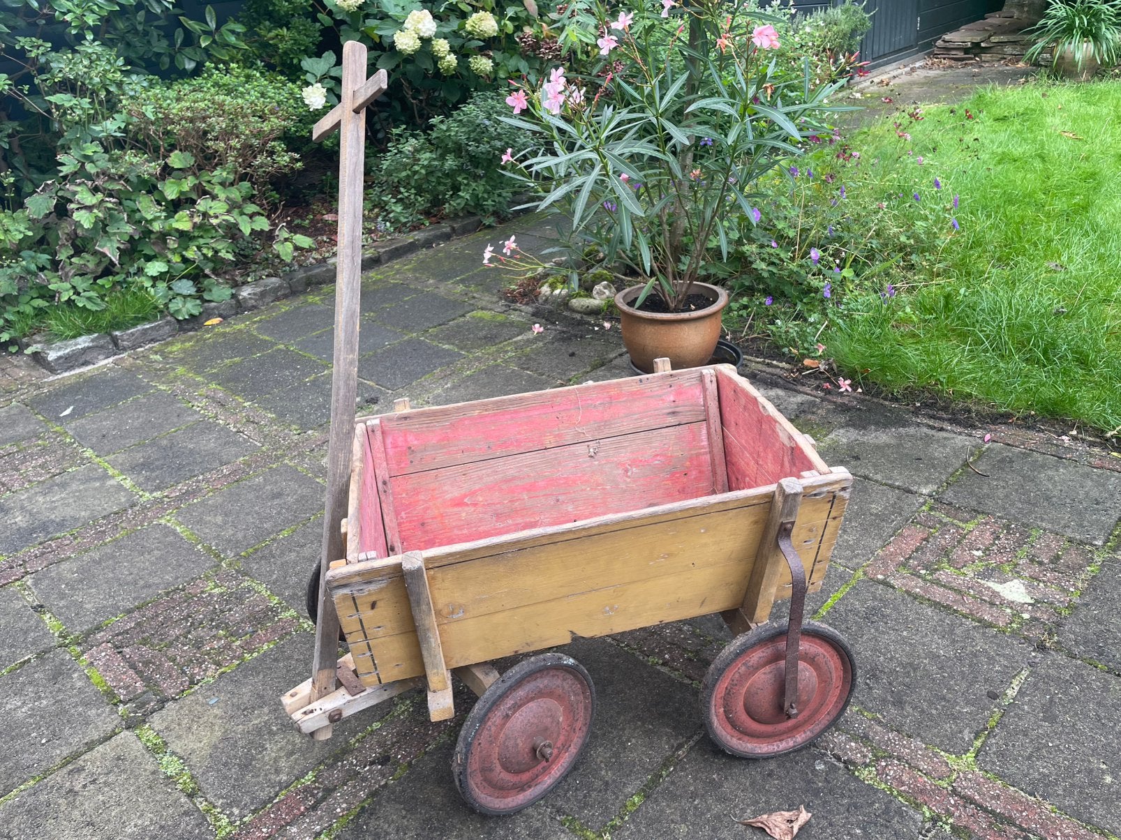 Bolderkar, stepje, koperen plantenspuit, Ophalen