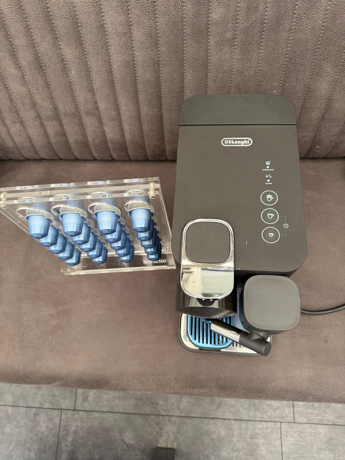 Nespresso De'Longhi koffiezetapparaat met cupshouder