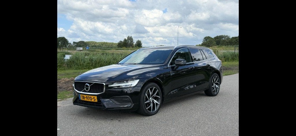 Volvo V60 T5 250pk Geartronic 2018 Zwart, Auto's, 1800 kg, 4 cilinders, 1969 cc, Leder en Stof