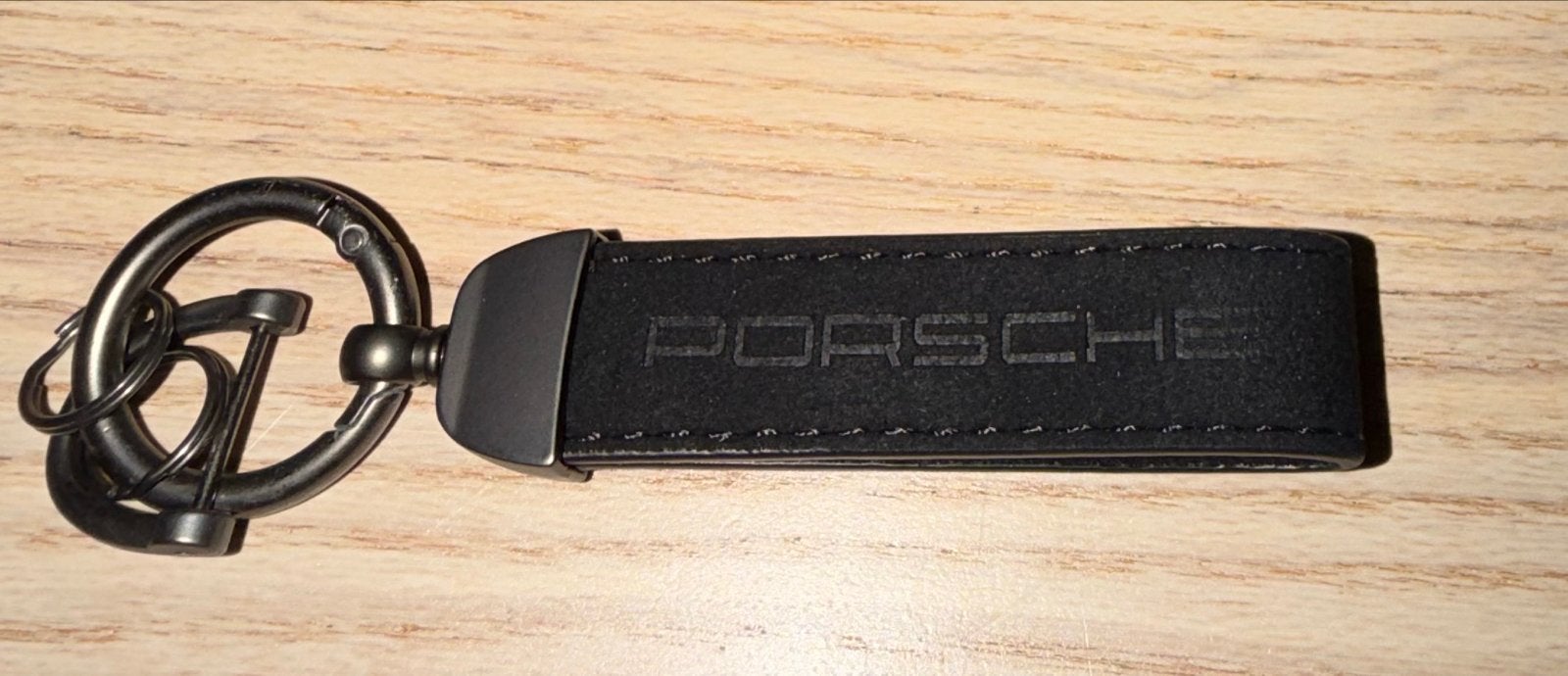 Porsche Sleutelhanger - Zwart Leer met Metaal, Verzamelen, Sleutelhangers, Verzenden, Nieuw, Merk