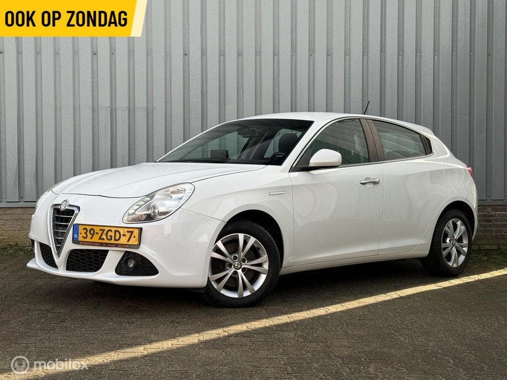Alfa Romeo Giulietta 1.4 T | Climate | DNA | Navi, Auto's, Alfa Romeo, Voorwielaandrijving, Euro 5, Stof, Zwart
