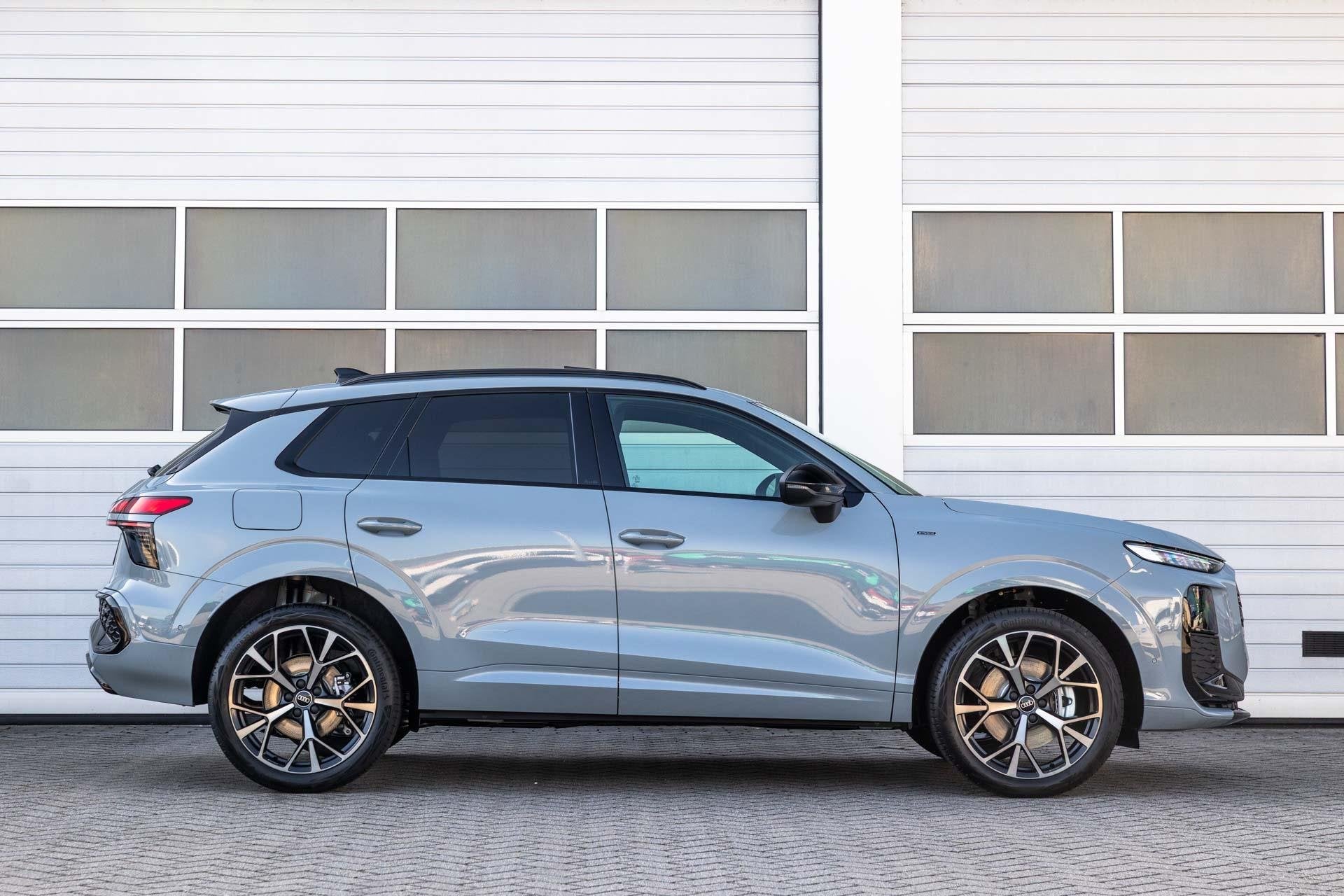 Audi Q3 1.5 e-hybrid 272pk S Edition | Panoramadak | 20" Vel, Auto's, 12 maanden, 1800 kg, 4 cilinders, 150 min
