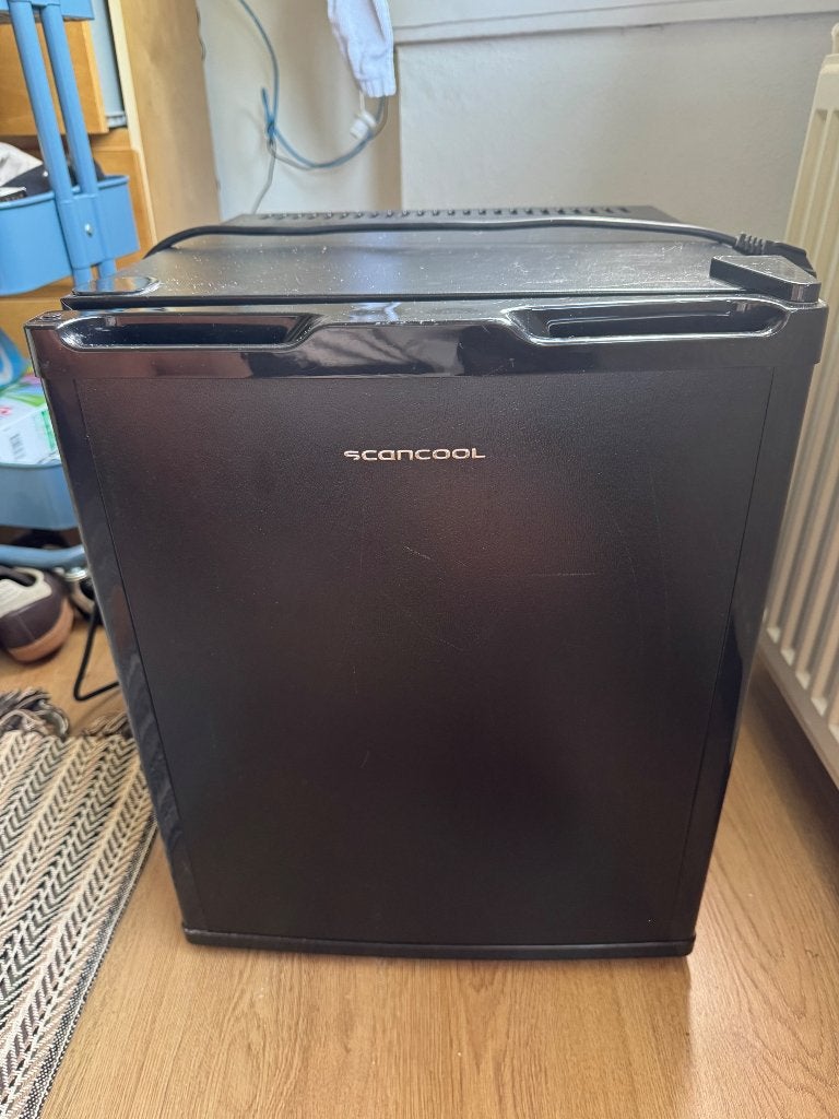 Koelkast, Witgoed en Apparatuur, Ophalen, Minder dan 75 liter, Zonder vriesvak, Gebruikt