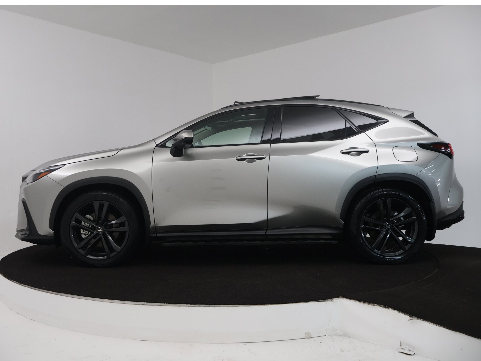Lexus NX 450h+ AWD 35th Edition | Explorer Pack | Panoramisc, Auto's, Automaat, 4 cilinders, Bedrijf, Vierwielaandrijving