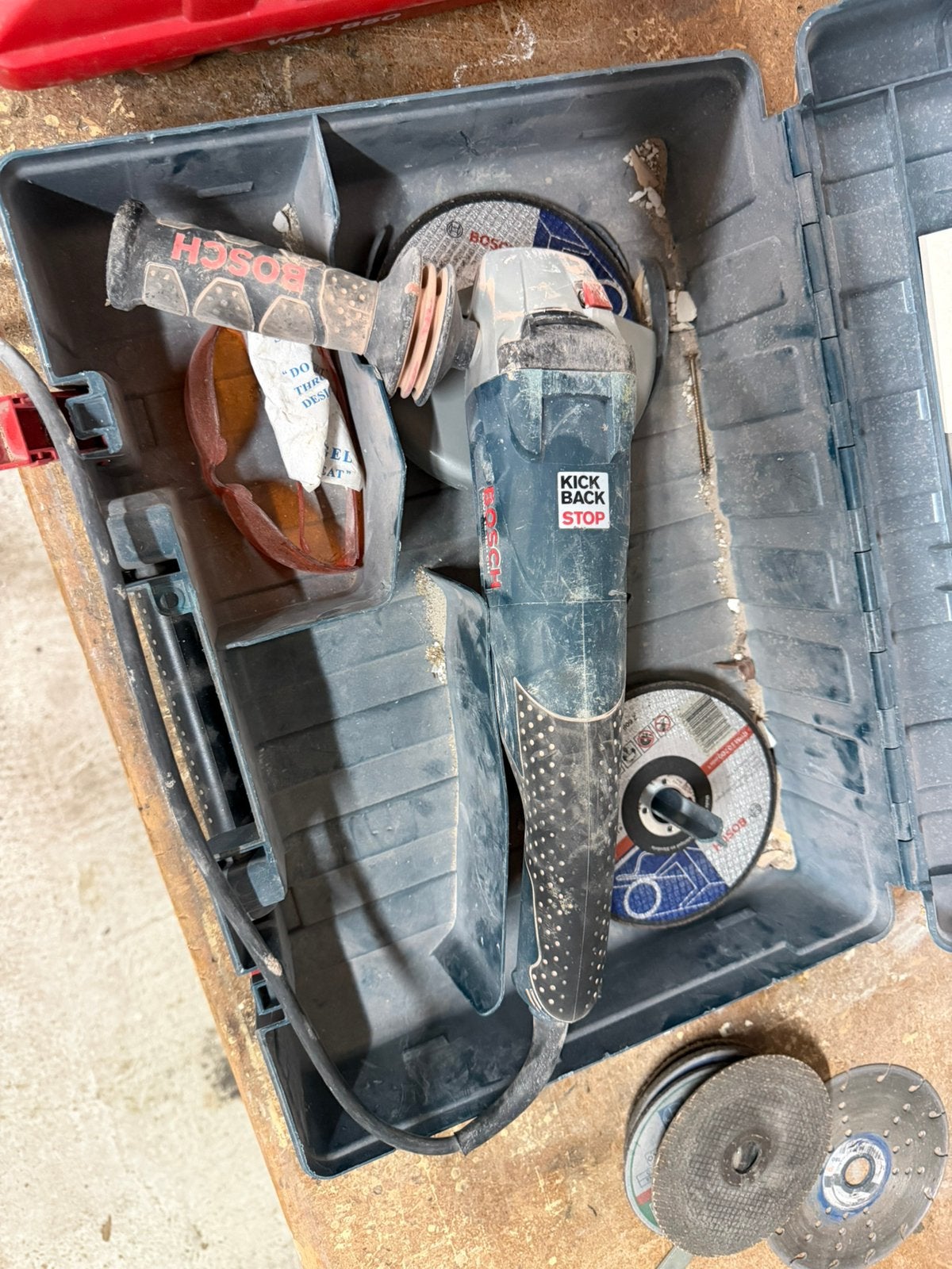 Bosch 150 haakse slijper., Ophalen of Verzenden, Zo goed als nieuw, 700 tot 1000 watt, Haakse handslijpmachine