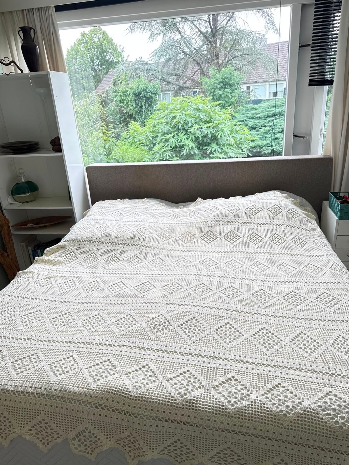 Gehaakt bed sprei over bed (wit/creme) 252  1 61cm, Gebruikt, Wit, Tweepersoons, Ophalen of Verzenden