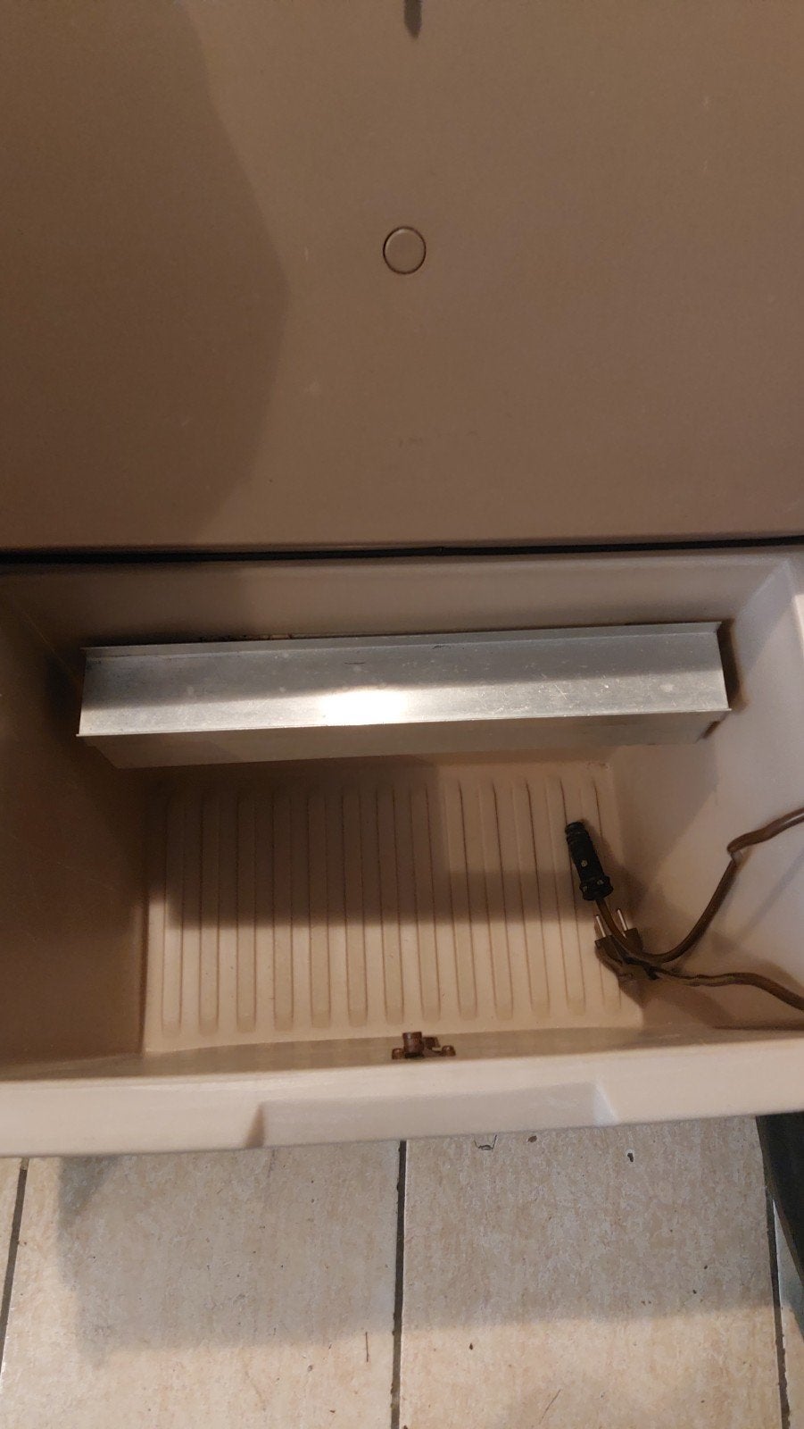 2 camping koelkasten  werken met 220V en 12 V en butaangas, Caravans en Kamperen, Ophalen, Gebruikt, Koelbox, Elektrisch