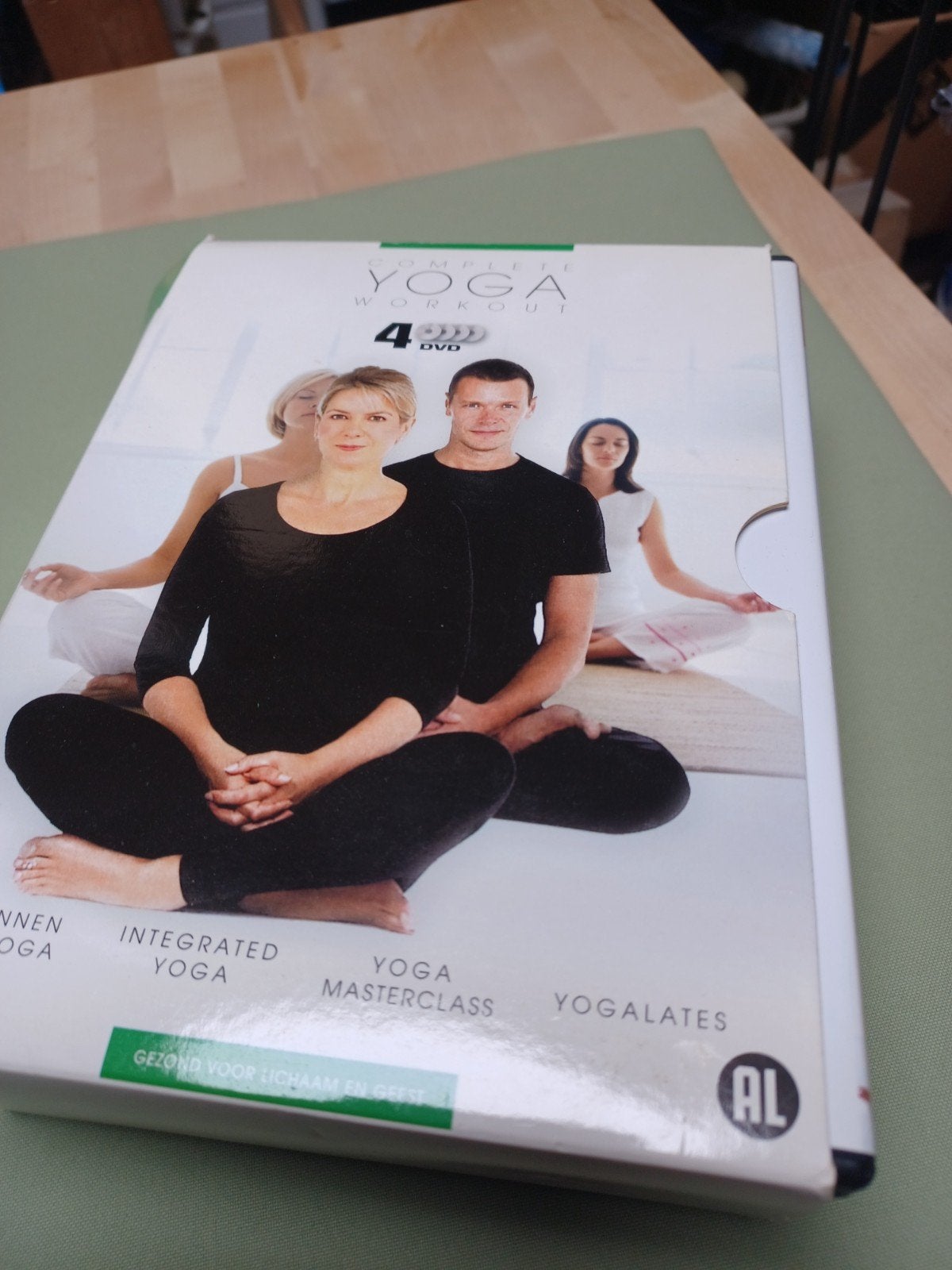 Complete Yoga Workout 4 DVD Boxset - Gezond Lichaam & Geest, Alle leeftijden, Ophalen of Verzenden, Yoga, fitness of dans, Inclusief doosje