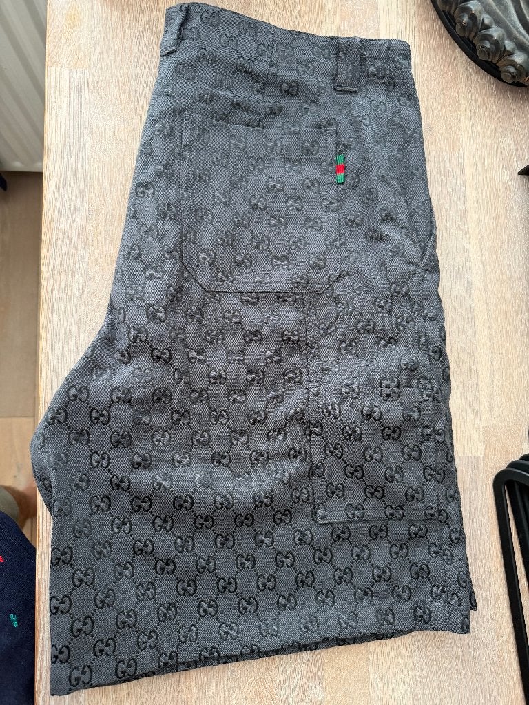 Diverse merk shorts Gucci, Armani, o'neill, nike, adidas, Maat 52/54 (L), Overige kleuren, Ophalen of Verzenden, Zo goed als nieuw