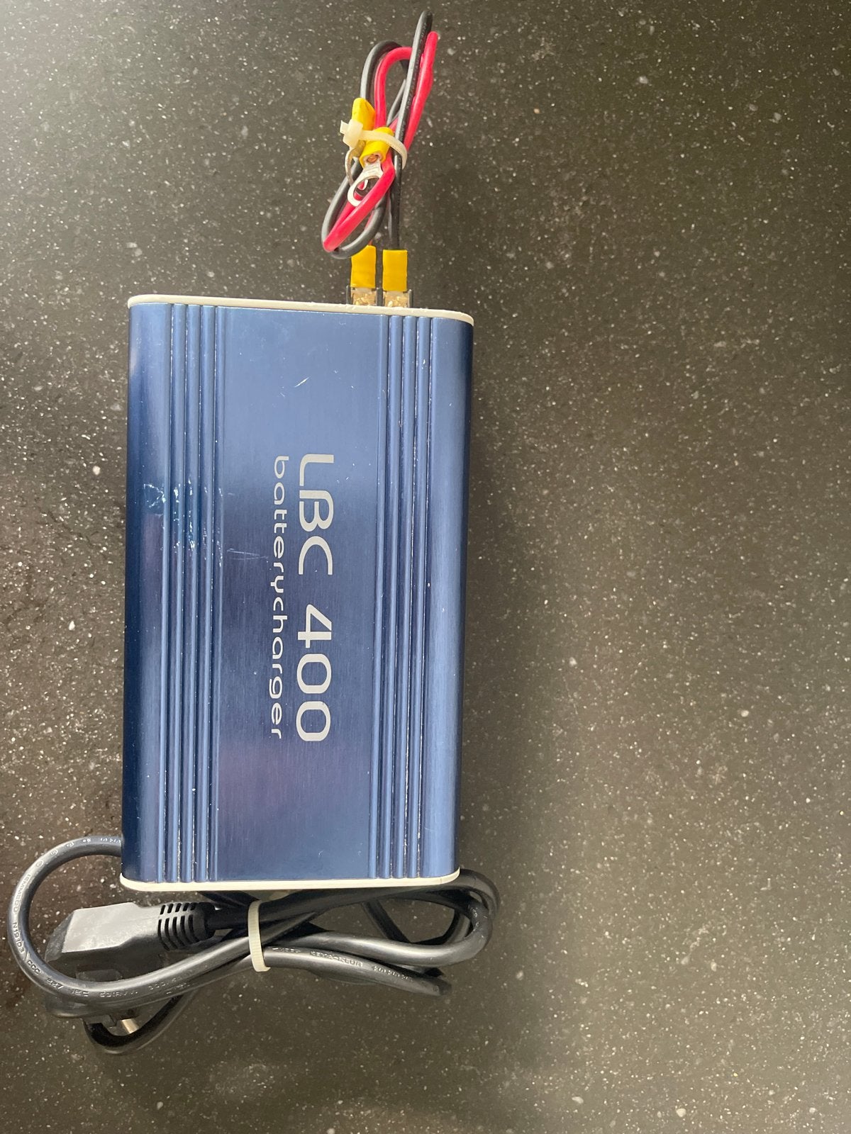 Profline LBC 400 Acculader 12Vdc / 10Amp, Ophalen of Verzenden, Gebruikt, Universele onderdelen