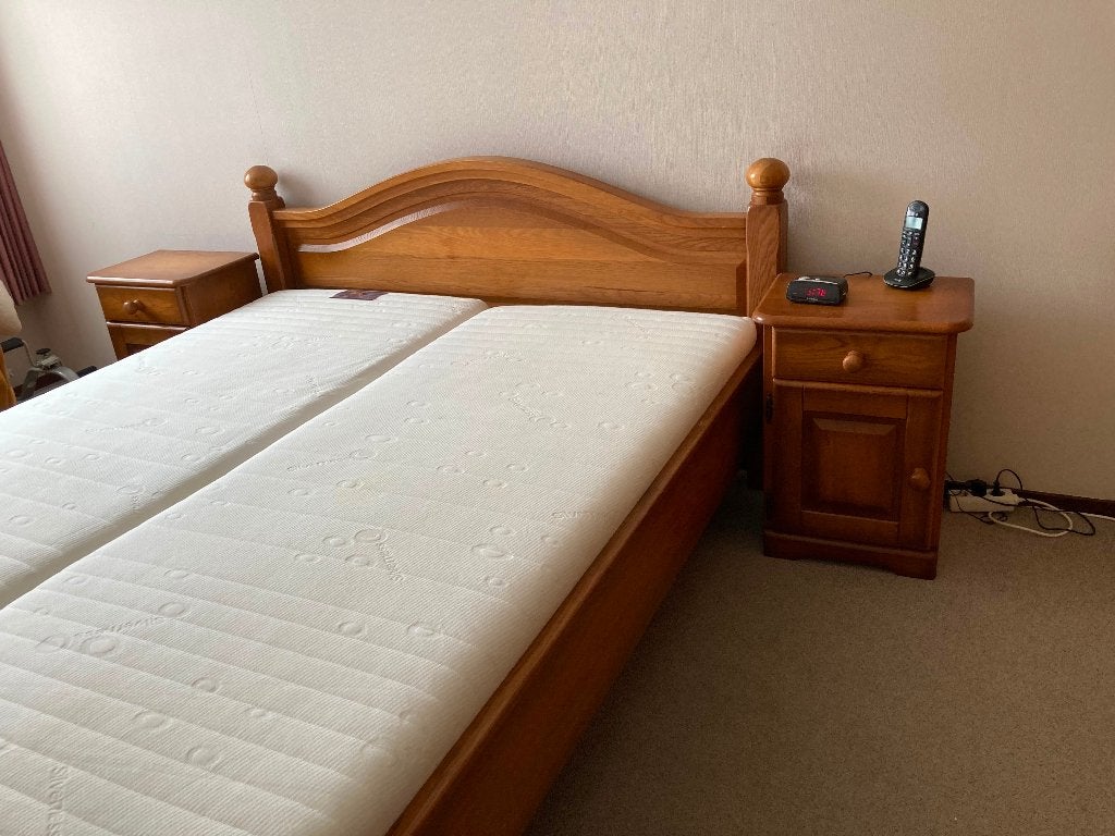 tweepersoonsbed en kledingkast, Ophalen, Gebruikt, Tweepersoons, Hout