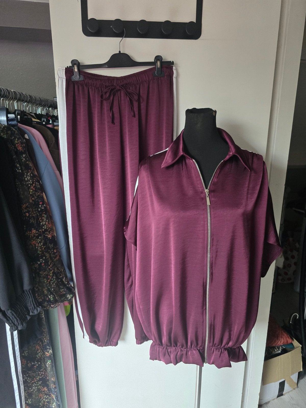 danes broekpak set, Kleding | Dames, Ophalen of Verzenden, Nieuw, Maat 42/44 (L), Rood