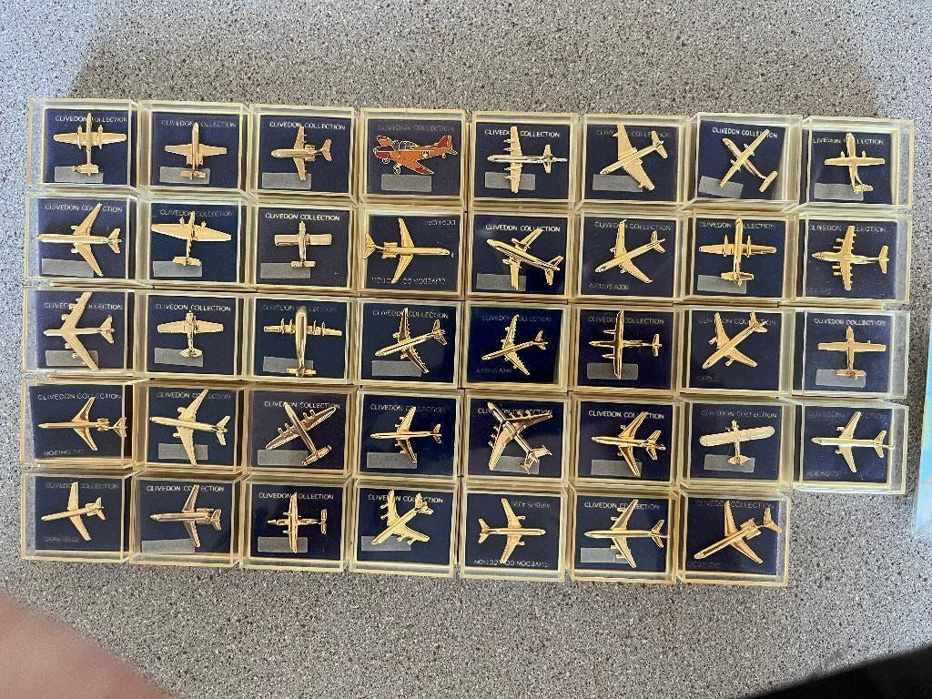 clivedon vergulde vliegtuig speldjes 24 karaat, boeing etc, Ophalen of Verzenden, Nieuw, Transport, Speldje of Pin