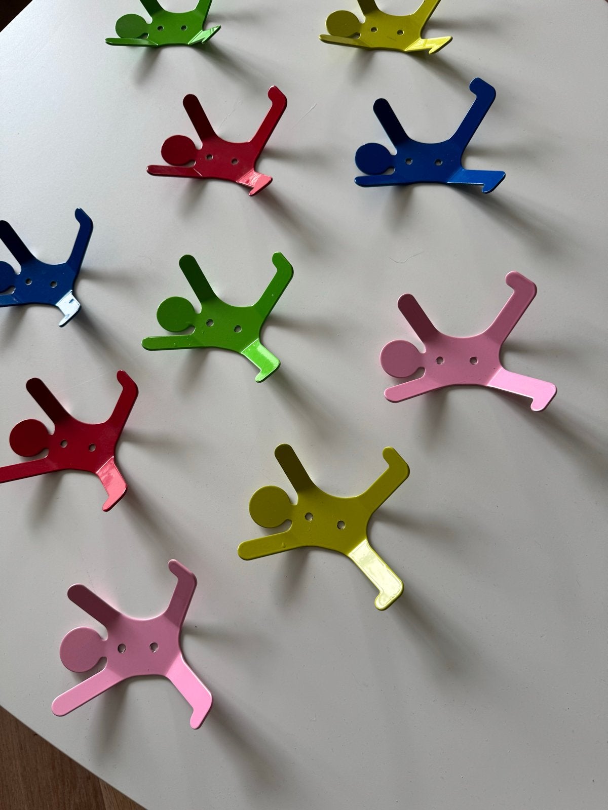 Set van 10 vrolijke wandhaken in de vorm van poppetjes, Ophalen, Gebruikt, Wandhaken, Minder dan 100 cm