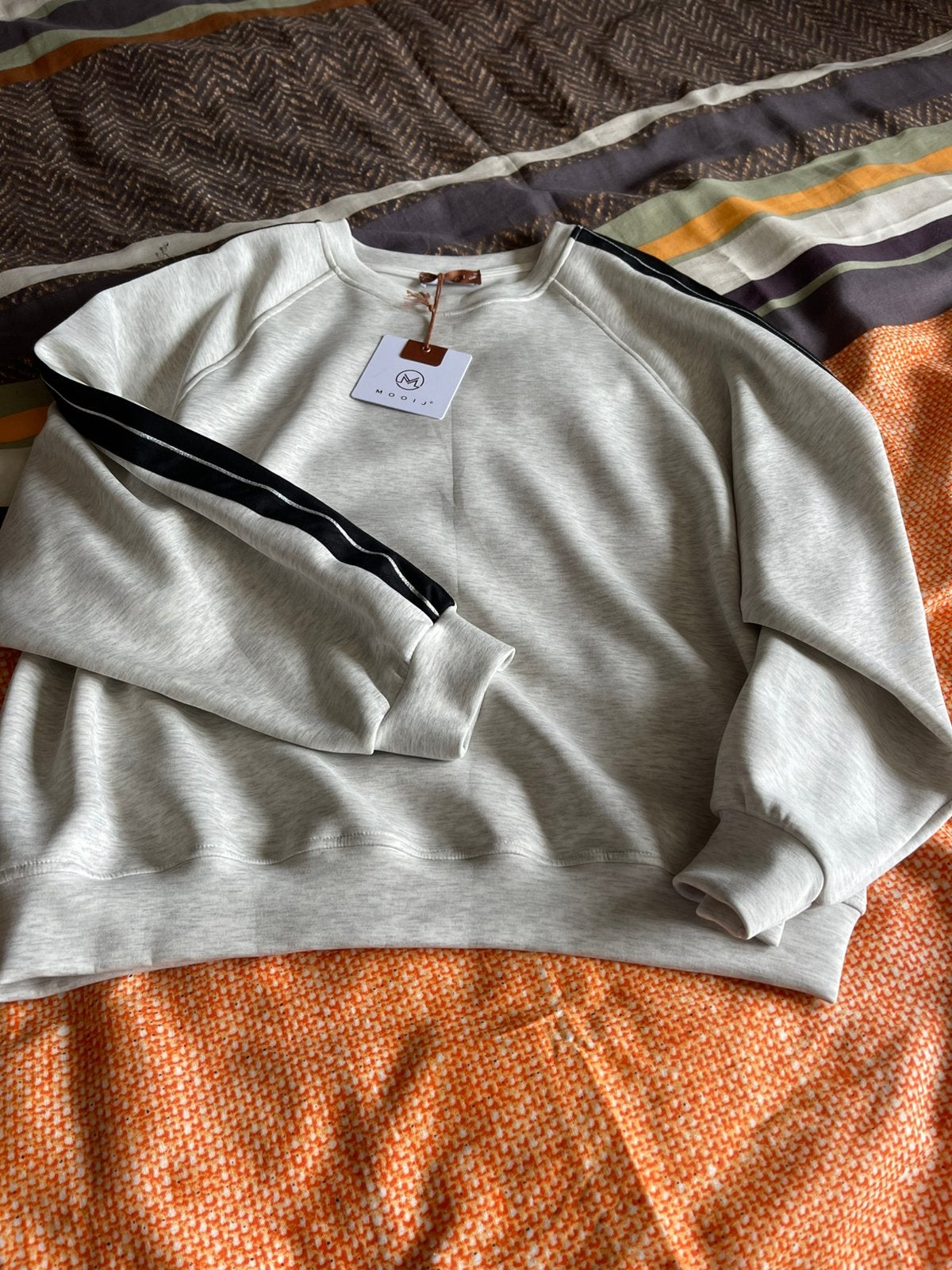 MOOIJ SWEATER NIEUW 42/44, Kleding | Dames, Ophalen, Zo goed als nieuw, Maat 42/44 (L)
