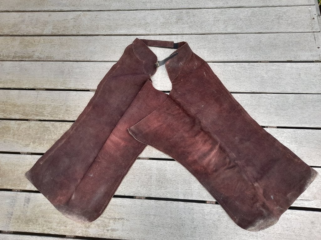 Chaps western ZGAN bruin maat L, Dieren en Toebehoren, L, Overige typen, Ophalen of Verzenden, Zo goed als nieuw