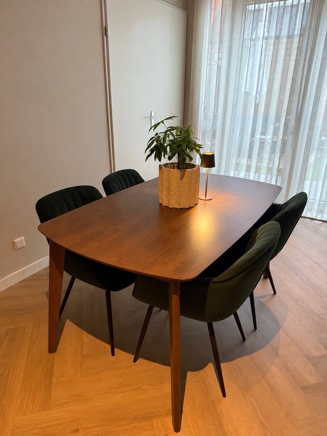Eettafel Elba Sklum, Ophalen, 100 tot 150 cm, 50 tot 100 cm, Zo goed als nieuw