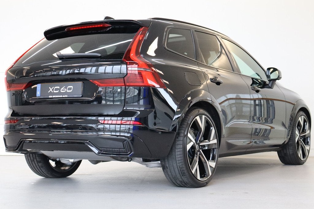 Volvo XC60 T6 350PK Ultra Black Edition, Gebruikt, Euro 6, 4 cilinders, 24 maanden