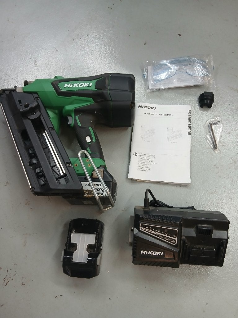 Te koop een nieuwe Hikoki spijkerschieter., Doe-het-zelf en Verbouw, Gereedschap | Handgereedschap, Ophalen of Verzenden, Nieuw