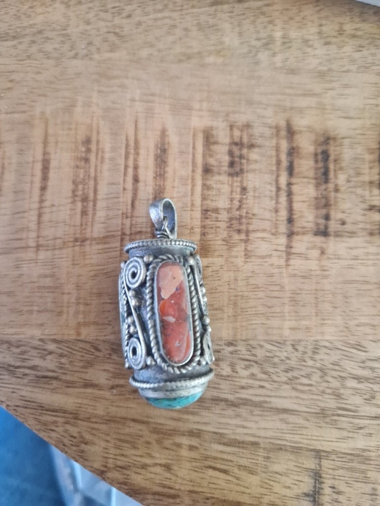 Tibetaanse hanger koraal/turquoise., Ophalen of Verzenden, Zilver, Ring, Met edelsteen