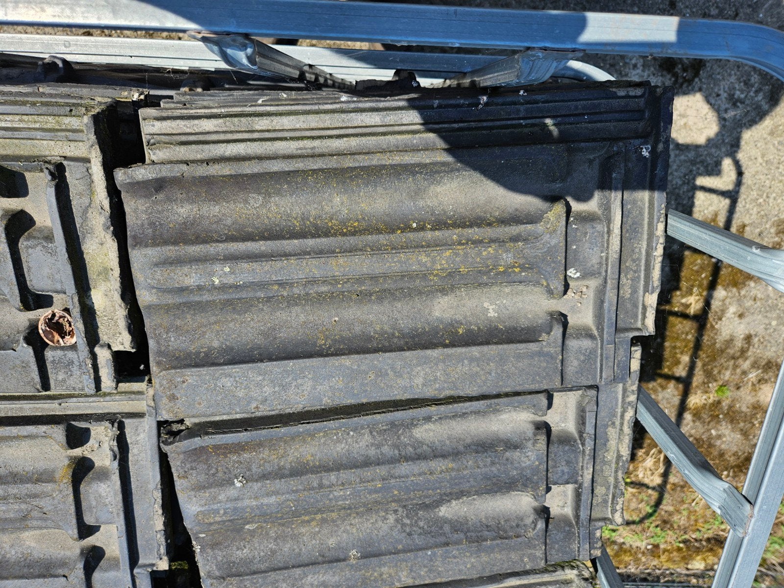 Partij blauw gesmoorde muldenpannen van boerderij, Ophalen, Gebruikt, Steen of Klei, Blauw