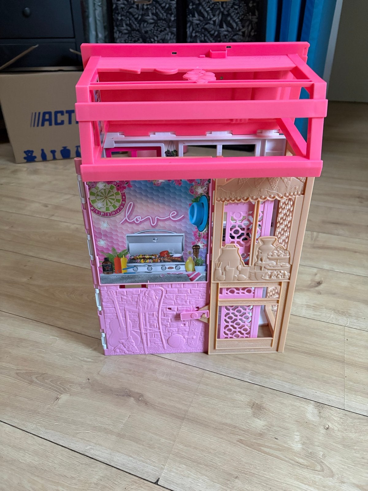 Barbie Droomhuis - Compact en Draagbaar, Ophalen of Verzenden, Gebruikt, Poppenhuis