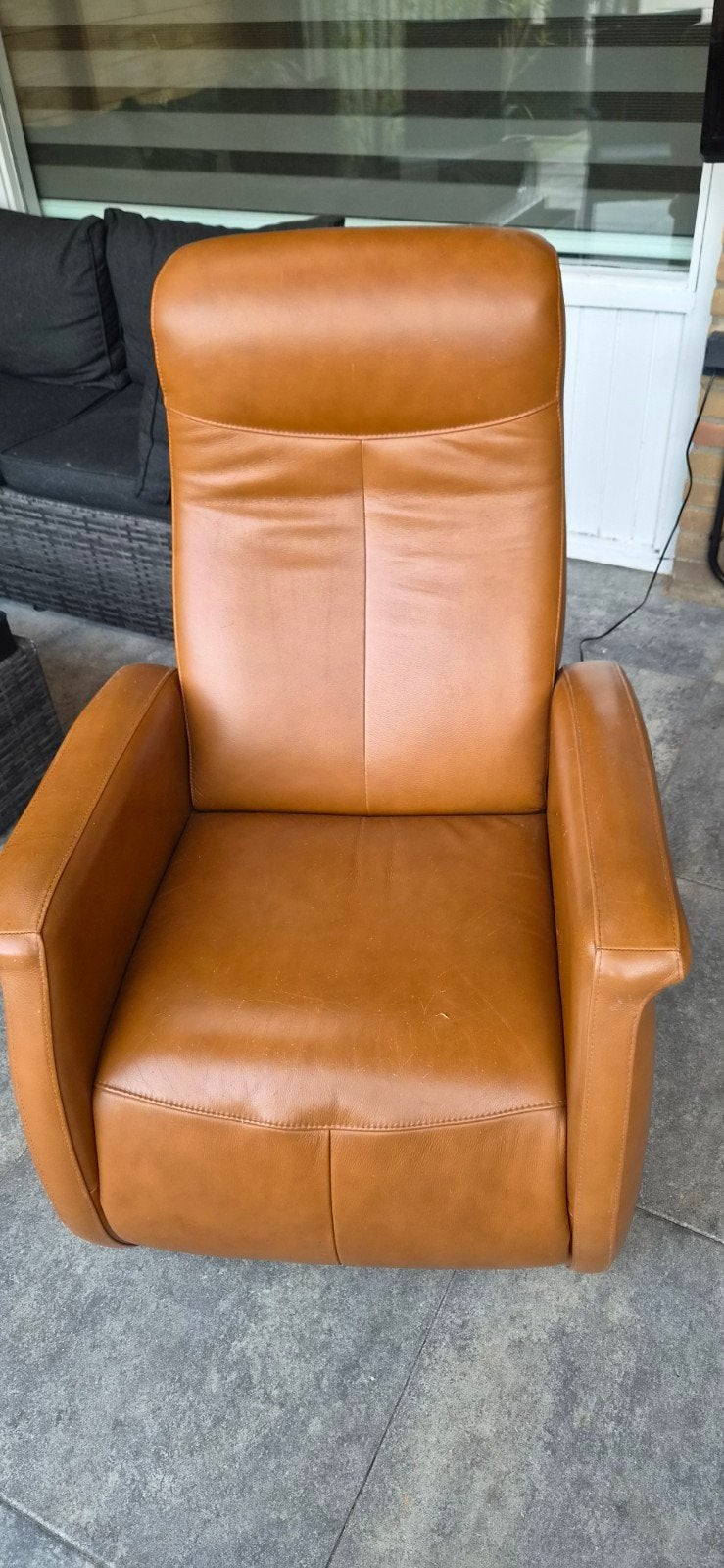 Leren relaxfauteuil met elektrische verstelling, Ophalen, Gebruikt, 100 tot 125 cm, Modern, Comfort