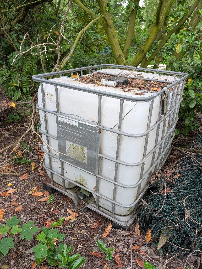 Gratis af te halen IBC container, regenton, Tuin en Terras, Regentonnen, 150 liter of meer, Ophalen, Gebruikt, Kunststof