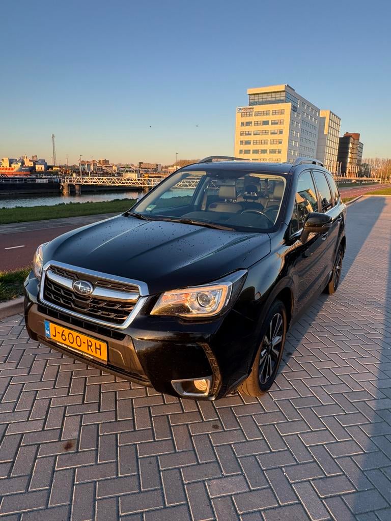 Subaru Forester 2.0D AWD 2016 Fulloption+ Onderhoudshistorie, 1998 cc, 4 cilinders, Zwart, Leder