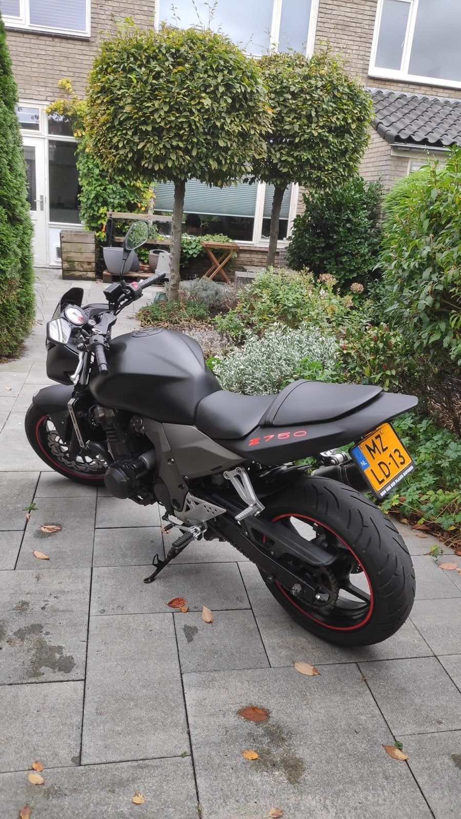 Kawasaki Z750 2004 - Nette Naked Bike black