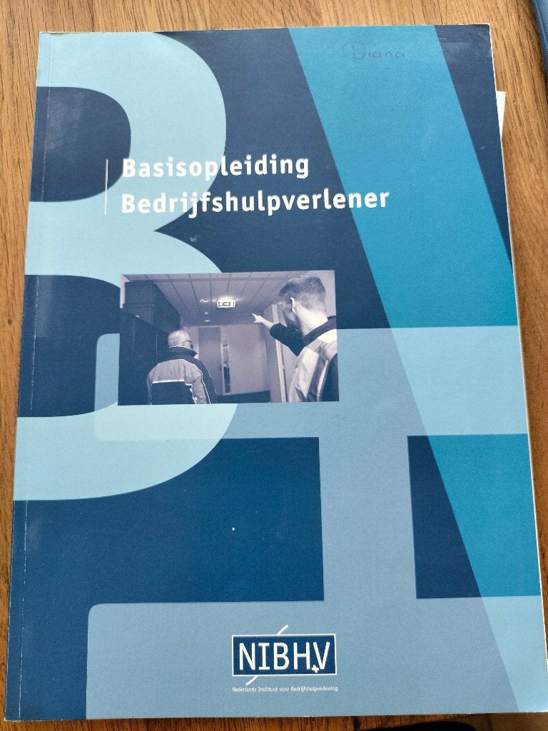 Basisopleiding Bedrijfshulpverlener NIBHV, NIBHV, Niet van toepassing, Ophalen of Verzenden, Zo goed als nieuw
