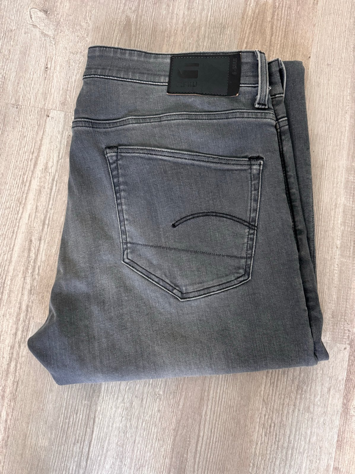G-Star RAW Jeans - Maat 38 - Nauwelijks gedragen, Kleding | Dames, Ophalen of Verzenden, Zo goed als nieuw, Grijs, W30 - W32 (confectie 38/40)