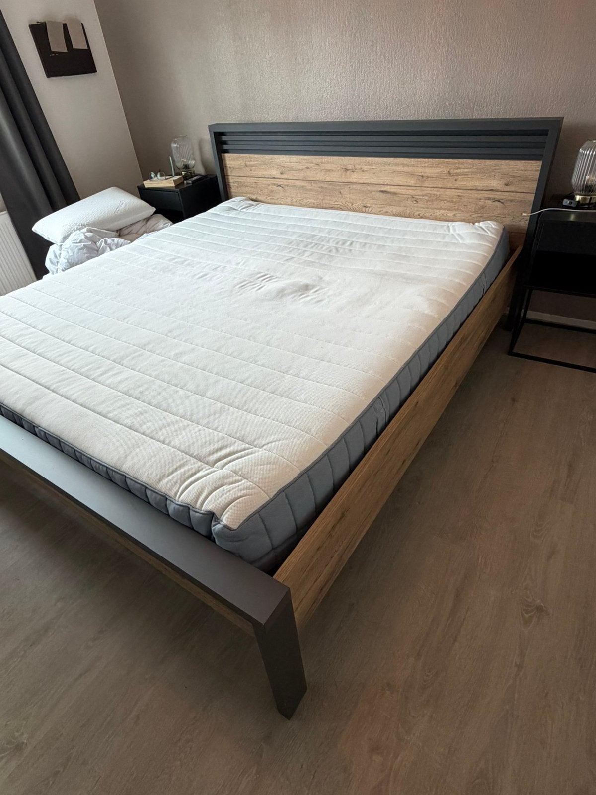 Volledig bed te koop 180x200 incl matras, Huis en Inrichting, Ophalen, Tweepersoons, Zo goed als nieuw, 180 cm