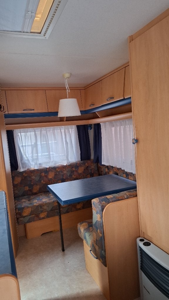 Foto 10 van Hobby 400 SF De Luxe 1998 richtprijs is 4000 euro