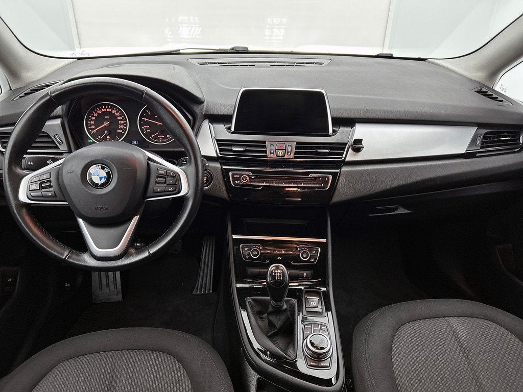 BMW 2-serie Active Tourer 216i Executive (NAVIGATIE, PARKEER, Auto's, BMW, Gebruikt, Euro 6, Wit, Bedrijf