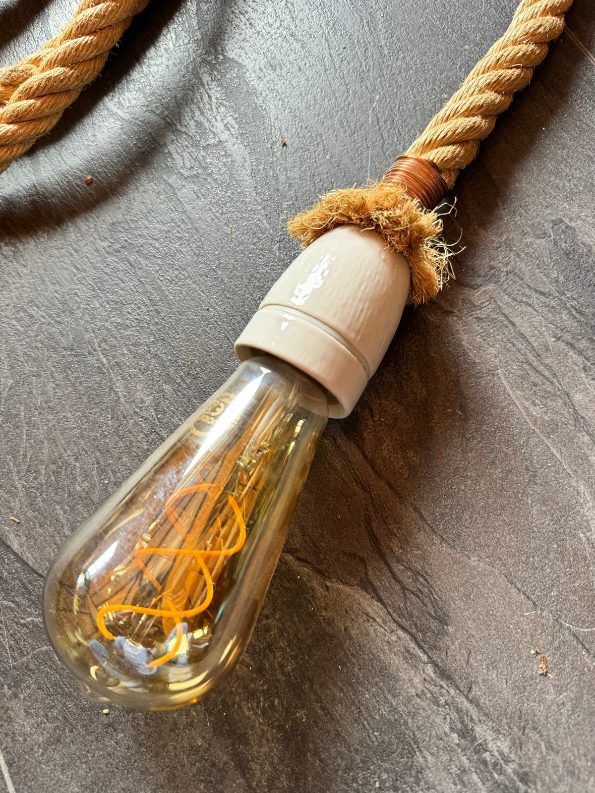 Supermooie lange touwlamp met Edison gloeilamp, Huis en Inrichting, Ophalen, Overige merken, Natuurlijk materiaal, Beige