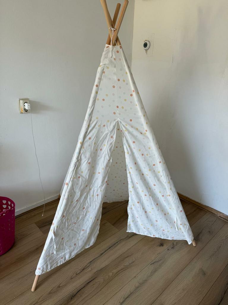 Witte tipi speeltent met gekleurde stippen, Kinderen en Baby's, Speelgoed | Speeltenten, Ophalen