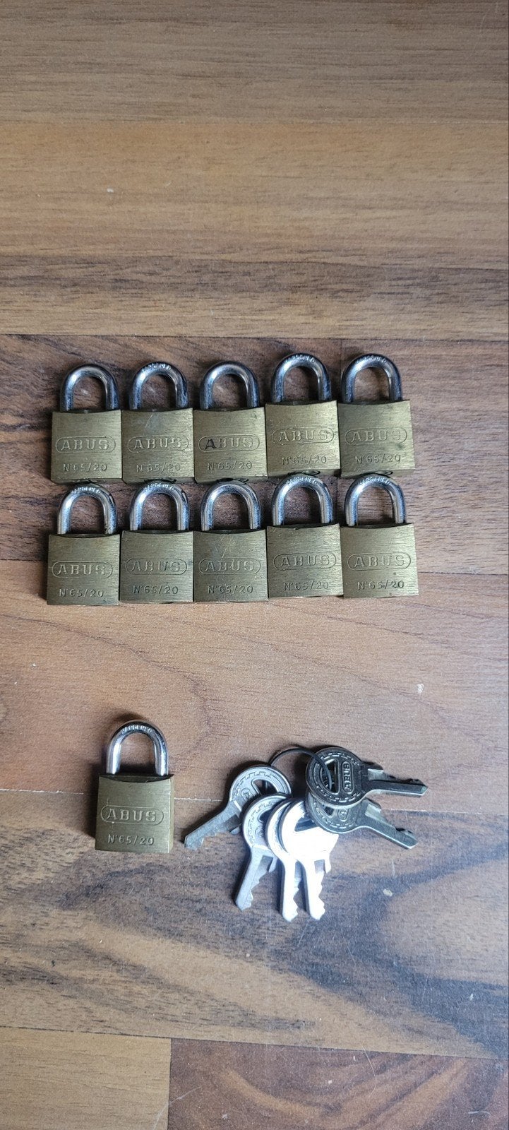 11x Abus 65/20 gelijksluitend, Ophalen of Verzenden, Gebruikt, Koper of Messing, Slot