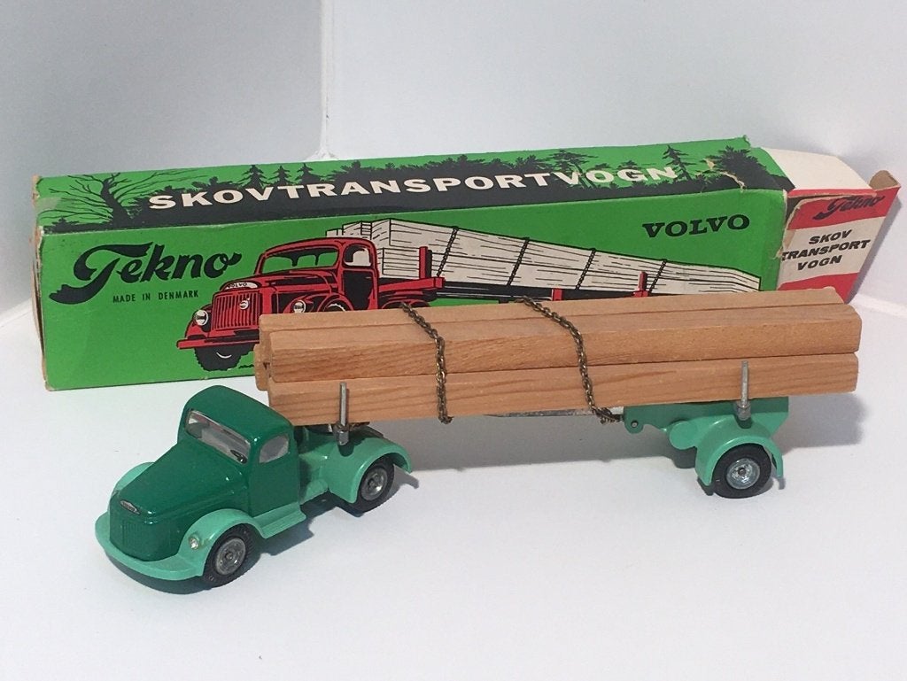 Volvo. L395 Titan houttransport. Tekno m.orig, doos 1:50., Hobby en Vrije tijd, Ophalen of Verzenden, Nieuw, Bus of Vrachtwagen