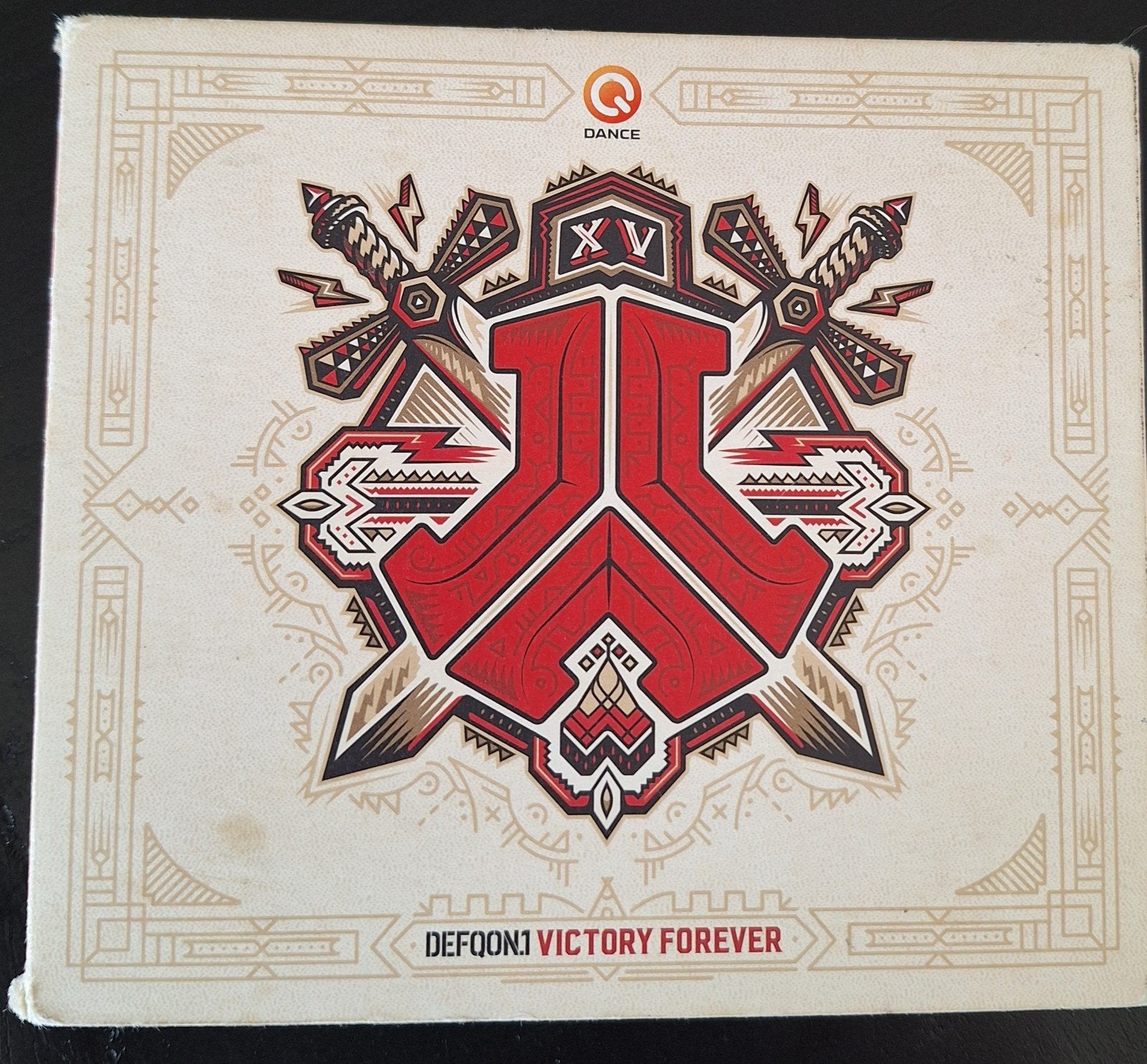 Defqon.1 Victory Forever CD Boxset (5 CD's), Cd's en Dvd's, Cd's | Dance en House, Gebruikt, Hardcore, Boxset, Inclusief doosje