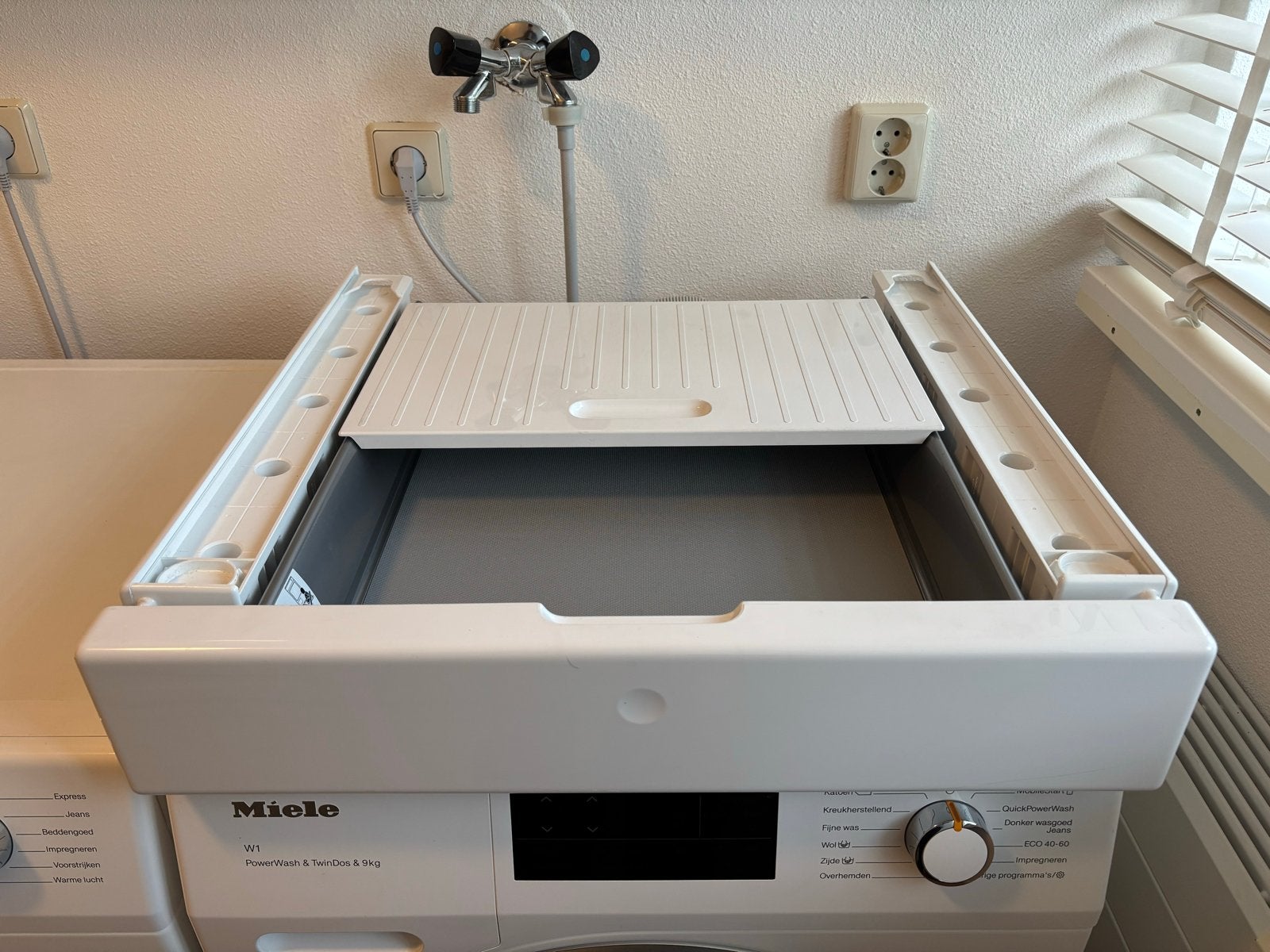 Miele WTV511 Sokkel / Tussenstuk wasmachine en droger, Witgoed en Apparatuur, Ophalen, Zo goed als nieuw