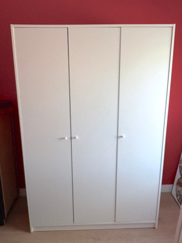 IKEA kast KLEPPSTAD 3-deurs, Ophalen, 100 tot 150 cm, 150 tot 200 cm, Overige houtsoorten