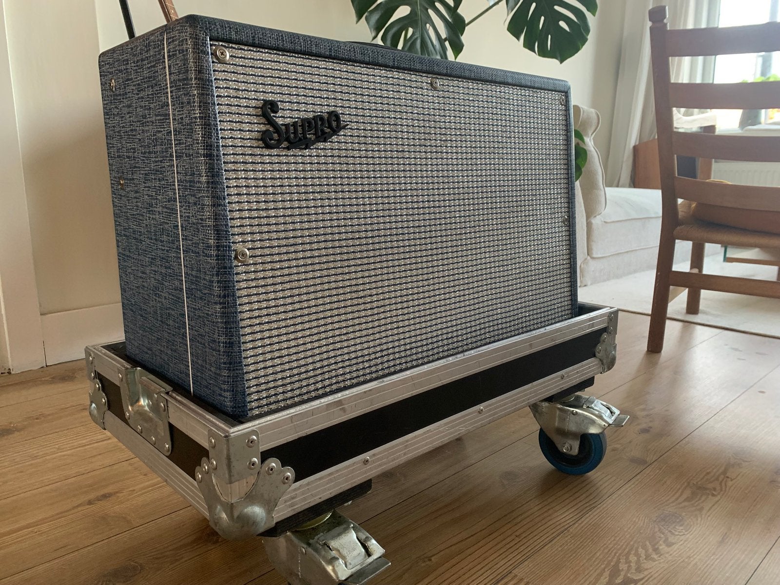 Supro coronado 1690t (moet gereviseerd), met flightcase, Ophalen, Gebruikt, Gitaar, Minder dan 50 watt