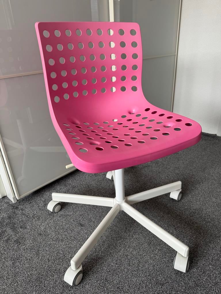 Roze bureaustoel met wieltjes - Goede staat, Huis en Inrichting, Bureaustoelen, Ophalen, Gebruikt, Roze, Bureaustoel