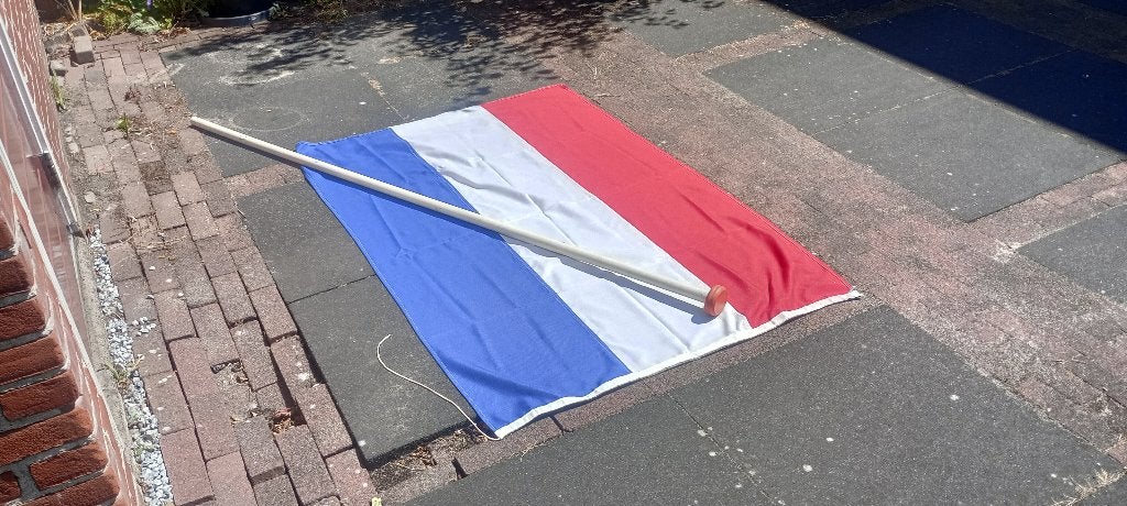 Vlaggenstok met vlag NL, Diversen, Ophalen, Zo goed als nieuw
