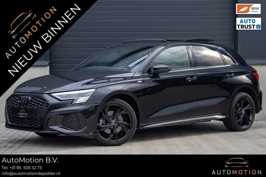 Audi A3 Sportback 40 TFSIe S line RS Bekleding MATRIX PANO M, Auto's, Audi, Bedrijf, Te koop, A3, ABS, Achteruitrijcamera, Adaptieve lichten