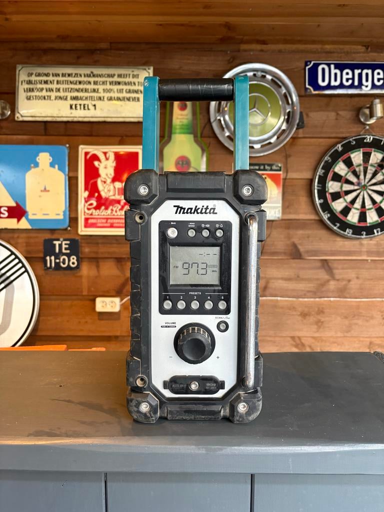 Makita DMR107 Bouwradio met 5.0Ah Accu, Audio, Tv en Foto, Radio's, Ophalen of Verzenden, Gebruikt, Bouwradio