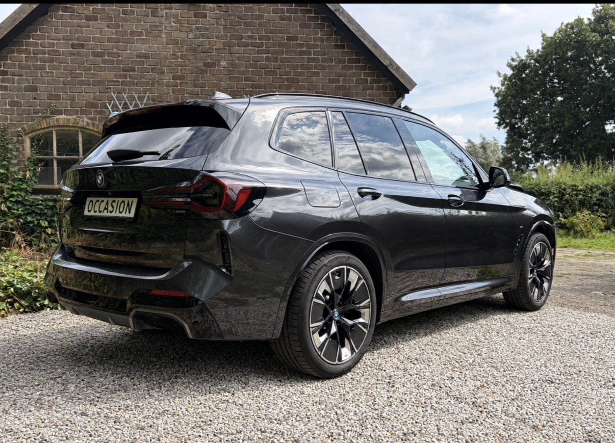 BMW iX3 M-Sport | 93,8% SoH | AVILOO | Laserlight | Pano|H/K, Auto's, Automaat, Dealer onderhouden, Achterwielaandrijving, 750 kg